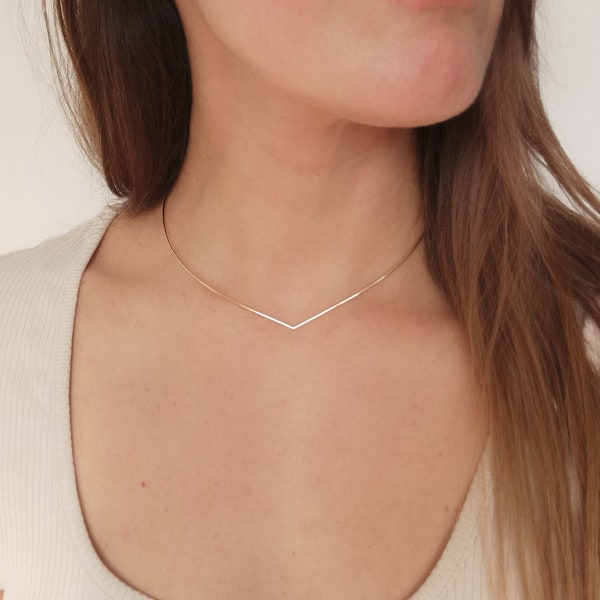 IRIS// V Choker Necklace