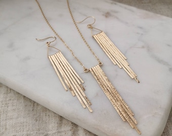 QWYN// Pendientes largos con flecos martillados