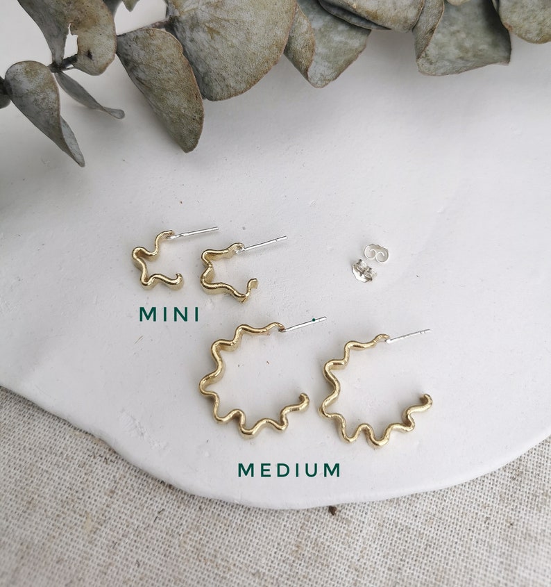 CORONA// Wavy Studs Hoops image 8