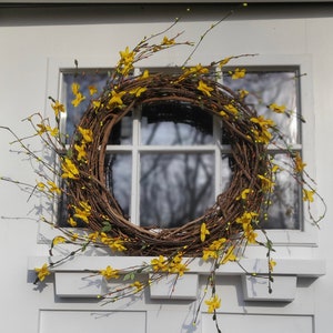 Forsythia Wreath, Best Etsy Spring Wreaths image 2