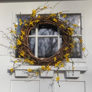 Forsythia Wreath, Best Etsy Spring Wreaths image 8