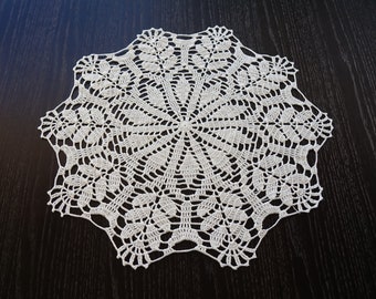 Nature white round crocheted cotton doily