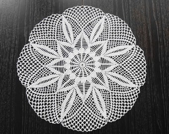 Weißes Häkeldeckchen aus Baumwolle - vintage