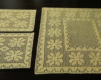 Set of 3 crocheted light yellow quadrangular cotton doilies