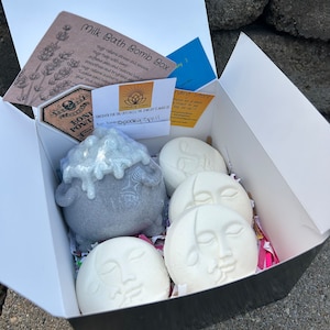 Milk Bath Bomb (with Crystal Jewelry) Box