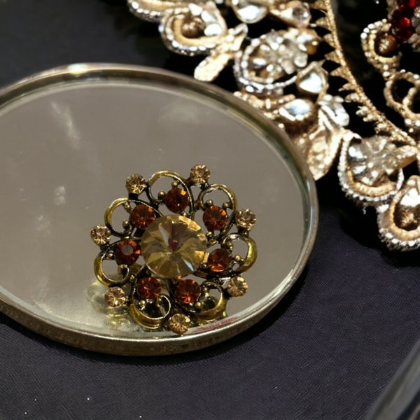 Beautiful Round Vintage Brooch with Rhinestones