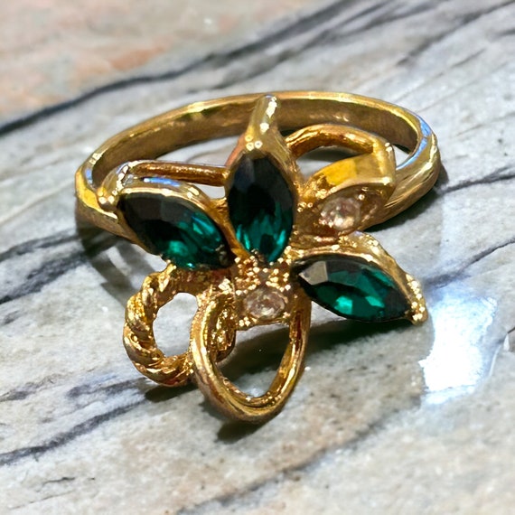 Vintage 18K HGE Yellow Gold Ring with Floral Gree… - image 7