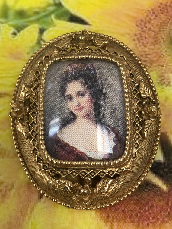 Florenza Picture Frame  Vintage Brooch/Pendant