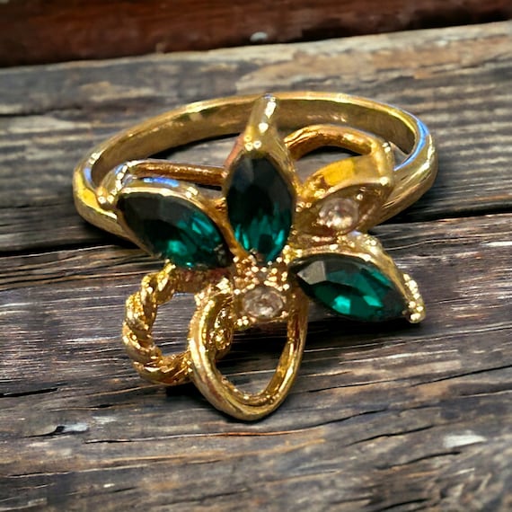 Vintage 18K HGE Yellow Gold Ring with Floral Gree… - image 4