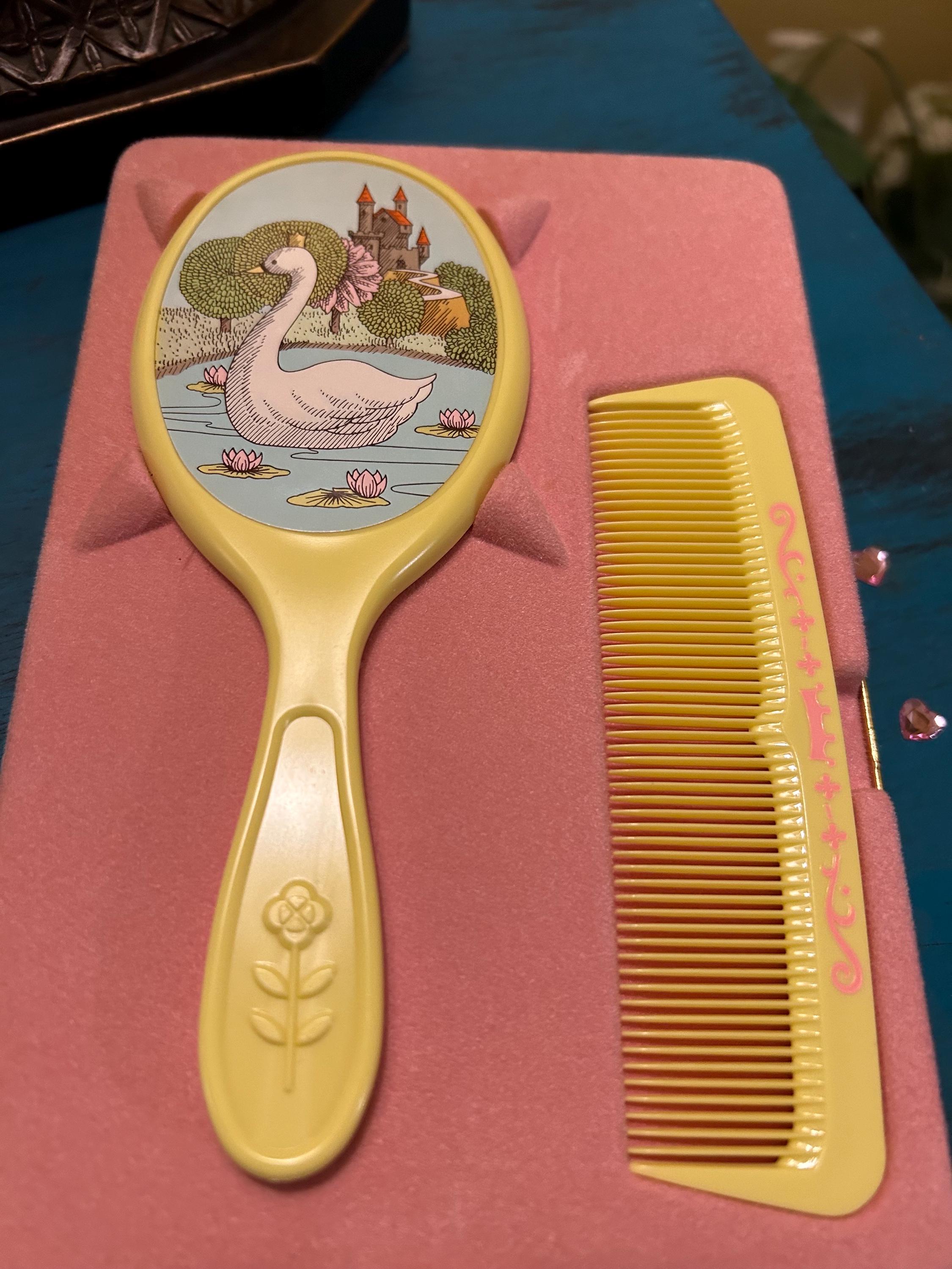 Vintage Avon My Prettiness Brush and Comb Set Unused in Original