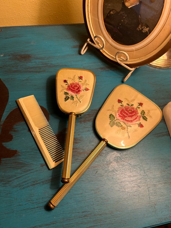 Beautiful Rose and Buds Embroidered Vanity Set