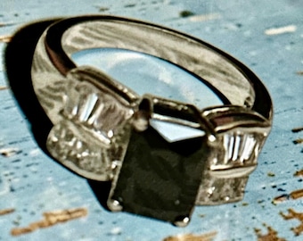 Vintage Fashion Ring Silver Tone Featuring an Emerald Cut Black Stone flanked by baguette style accents