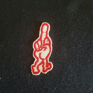 Écusson rare patch brodé "Middle finger walking" embroidered en vieille toile de coton