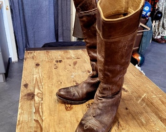 Vintage leather boots from the late 70's Made in Italy