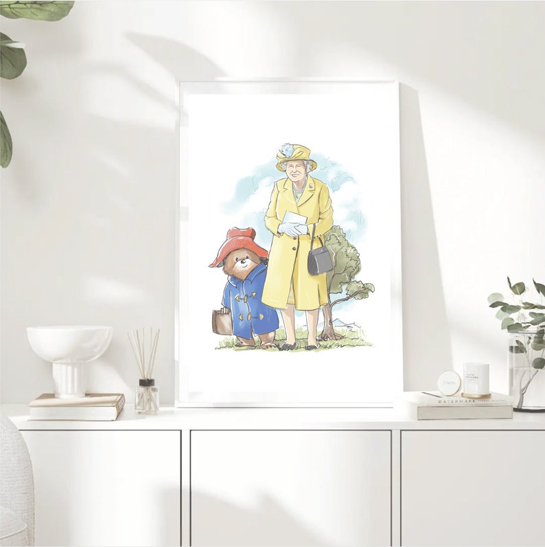 Queen and Paddington Queen Elizabeth and Paddington Bear - Etsy