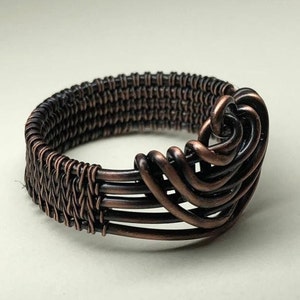 Wire wrapping ring with thick band. Wrapped ring. Old, antique copper ring. Brown/black patina ring. Coiled wire ring. Boho, handmade ring.