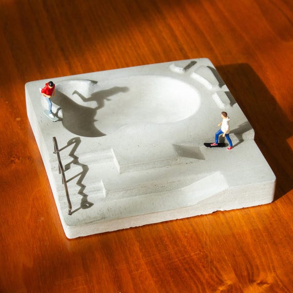 ミニコンクリートスケートパーク灰皿 1:64スケール - Etsy 日本