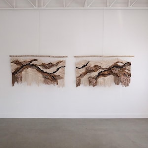 Díptico de arte textil tejido a mano, tapiz texturizado, lana y algodón natural.