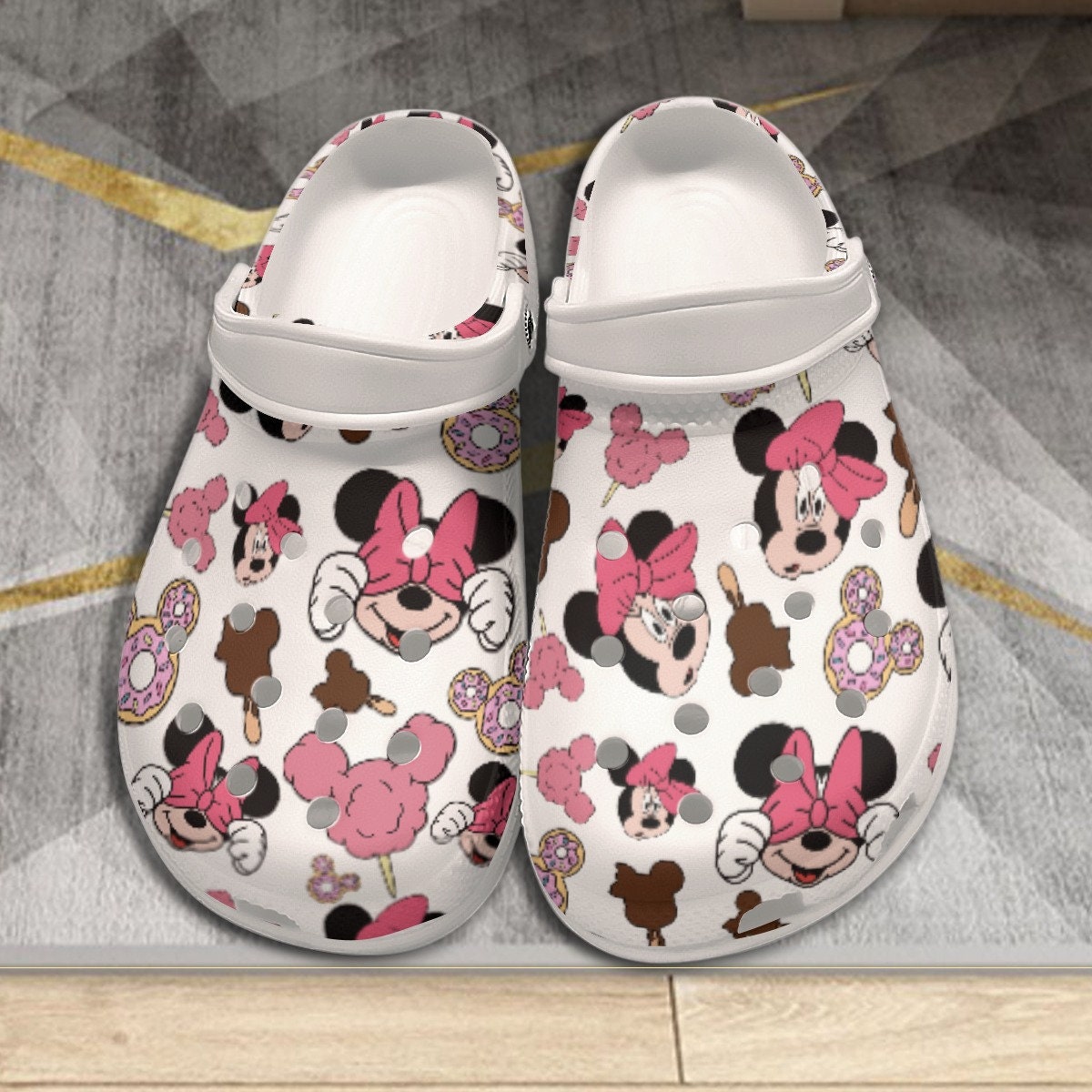 Minnie mouse shop sandals womens