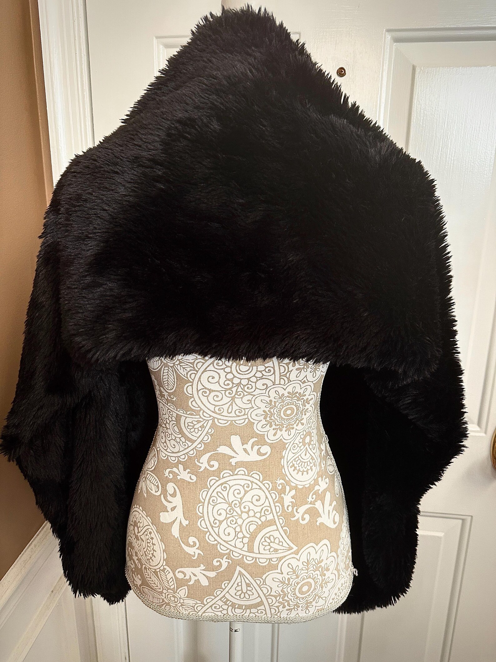 Faux Fur Pull Through Shawl main image 1