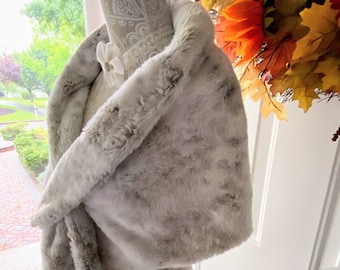 Bridal Faux Fur Wrap Wedding Shawl Bridal Cape Jacket for Winter Weddings, Shower Gift for Bride, Pull Through Shawl Petite-Small/Medium