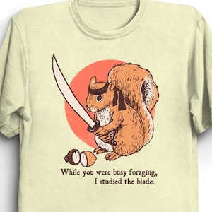 Squirrel Blade T-Shirt - Cool Funny Tee Shirt Gift Rodent Wildlife Animals Pets LOL 80s Retro Cute Sword Warriror Memes Nuts