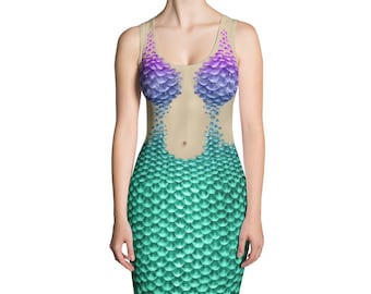 Vestido ajustado de sirena: disfraz realista de Ariel, ideal para festivales y fiestas rave.