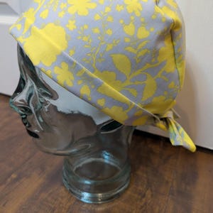 Yellow floral OR hat, flower scrub hat, surgical hat, pixie chemo hat, scrub cap, yellow scrub hat with ties, pixie tie back scrub hat