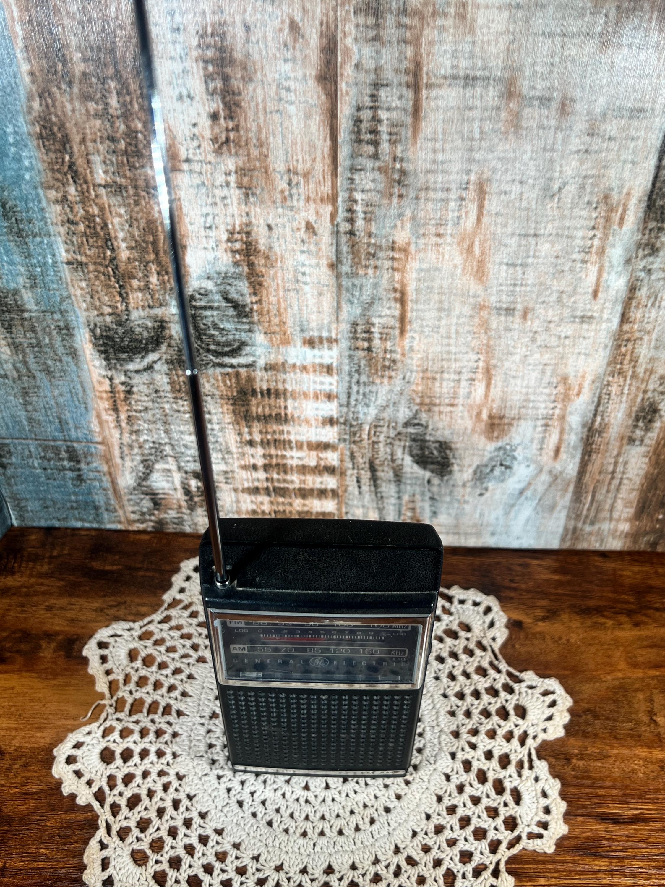 Vintage GE Transistor Radio 1970 - Etsy Vintage GE Transistor Radio 1970 - Etsy