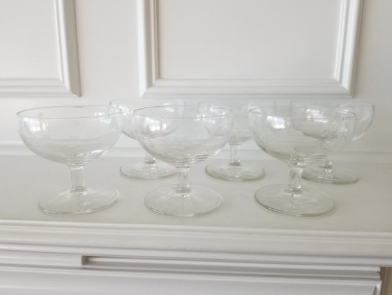Grape Design Set of 6 Clear Wine Glasses