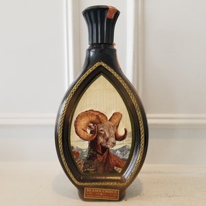 70&#39;s Vintage Wild Life Collection Beam&#39;s Choice Whiskey Bottle With Stopper - With a Reproduction of James Lockhart Painting of Wild Life