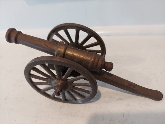 Cast Iron Cannon Moving Wheels Adjustable Mini Cannon Collectible Cannon  Replica 