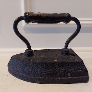 Collectable Antique Cast Iron - Primitive Sad Iron - Made in USA