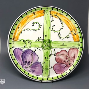 Elegant Round Serving Plate for Sophisticated Dining and Special Occasions