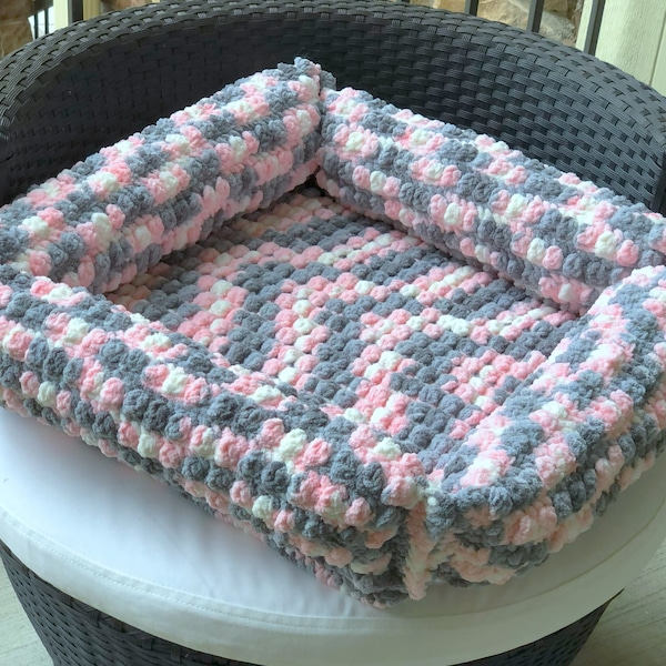 Cute Dog Bed - Crochet Cat Bed - Pet Products - Square Dog Bed - Modern Cat Bed