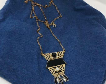 Elegant Chain Necklace with Tassel Fringe Pendant
