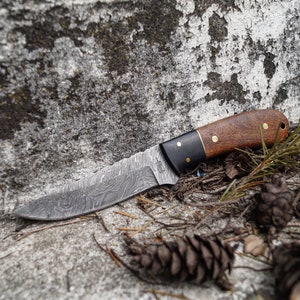 Custom Handmade Damascus Steel Knife with Leather Sheath (Micarta & Walnut Wood handle)