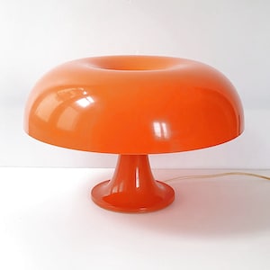 Lampe champignon orange réplique Nessino Artemide