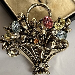 Vintage Flowers Basket Detailed Silver Tone Brooch