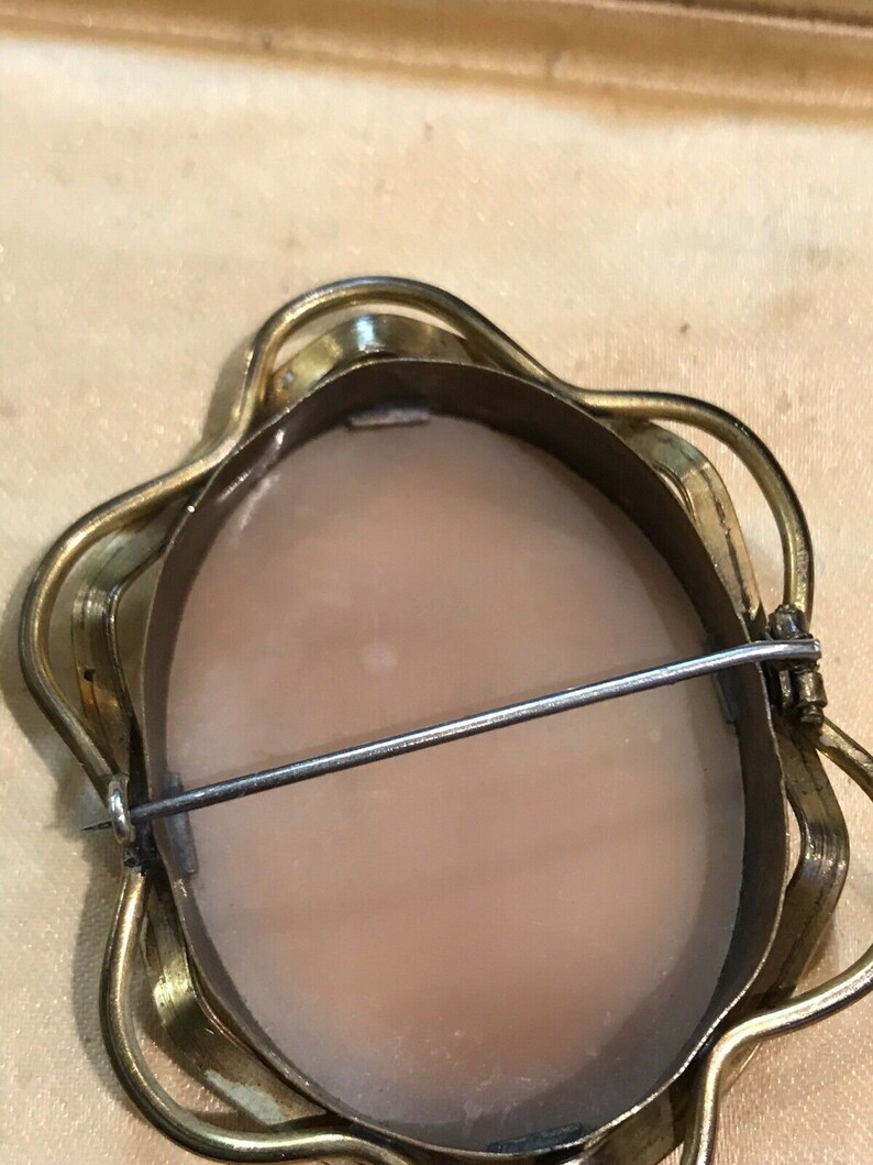 Antique Victorian Pinchbeck Cameo Brooch Safety Chain