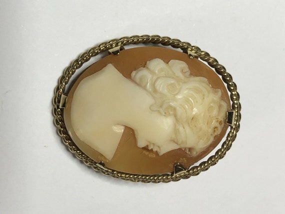 Vintage 9ct Gold Shell Carved Cameo Brooch - image 8