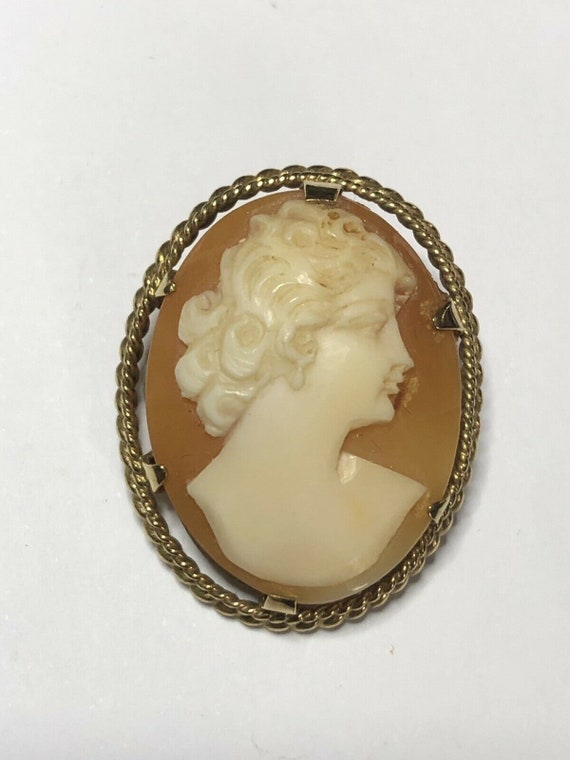 Vintage 9ct Gold Shell Carved Cameo Brooch - image 5
