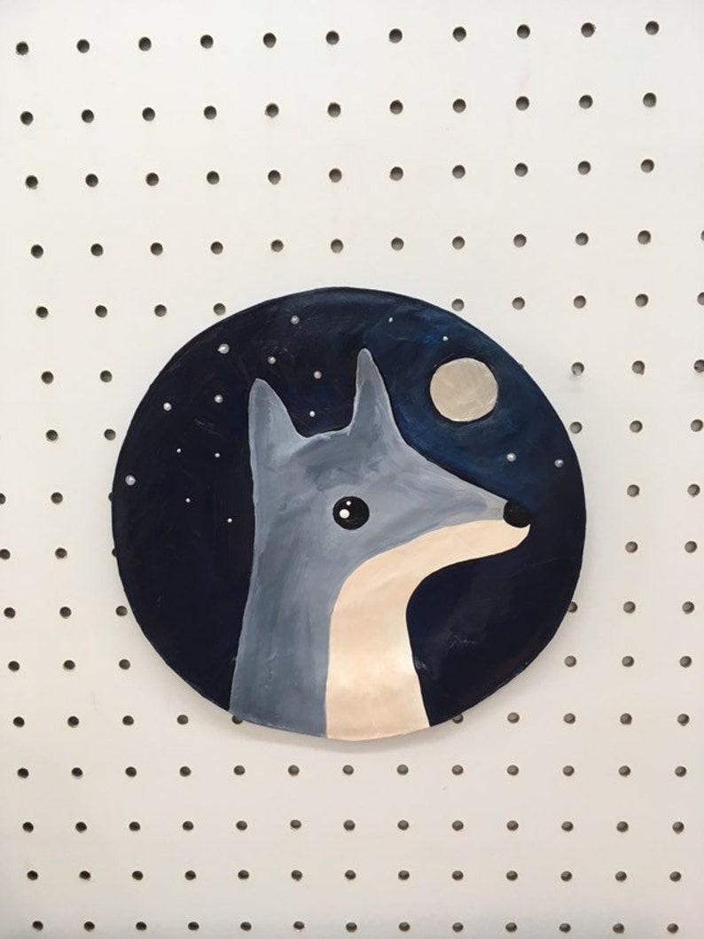 Paper mache wolf plate imagem 4