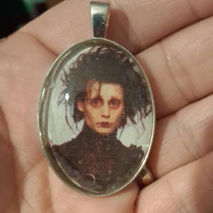 1.57&quot; x 1.25&quot; Oval Horror Movie Boyfriend Pendant: Edward Scissorhands