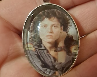 1.57" x 1.25" Oval Horror Movie Girlfriend Pendant: Ellen Ripley