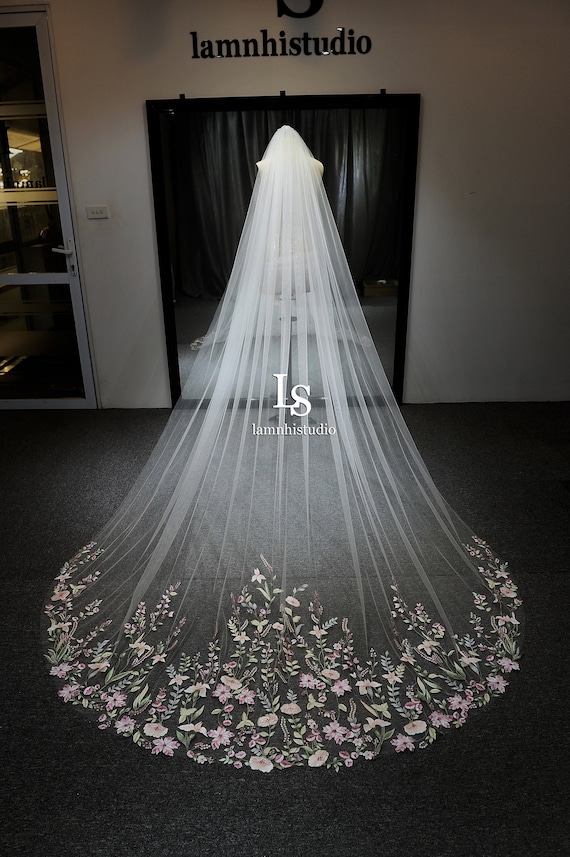 【C15261】VEIL 1.5 LESSON 01 Single Tier All Over Lace Floral Mid Veil | David's Bridal