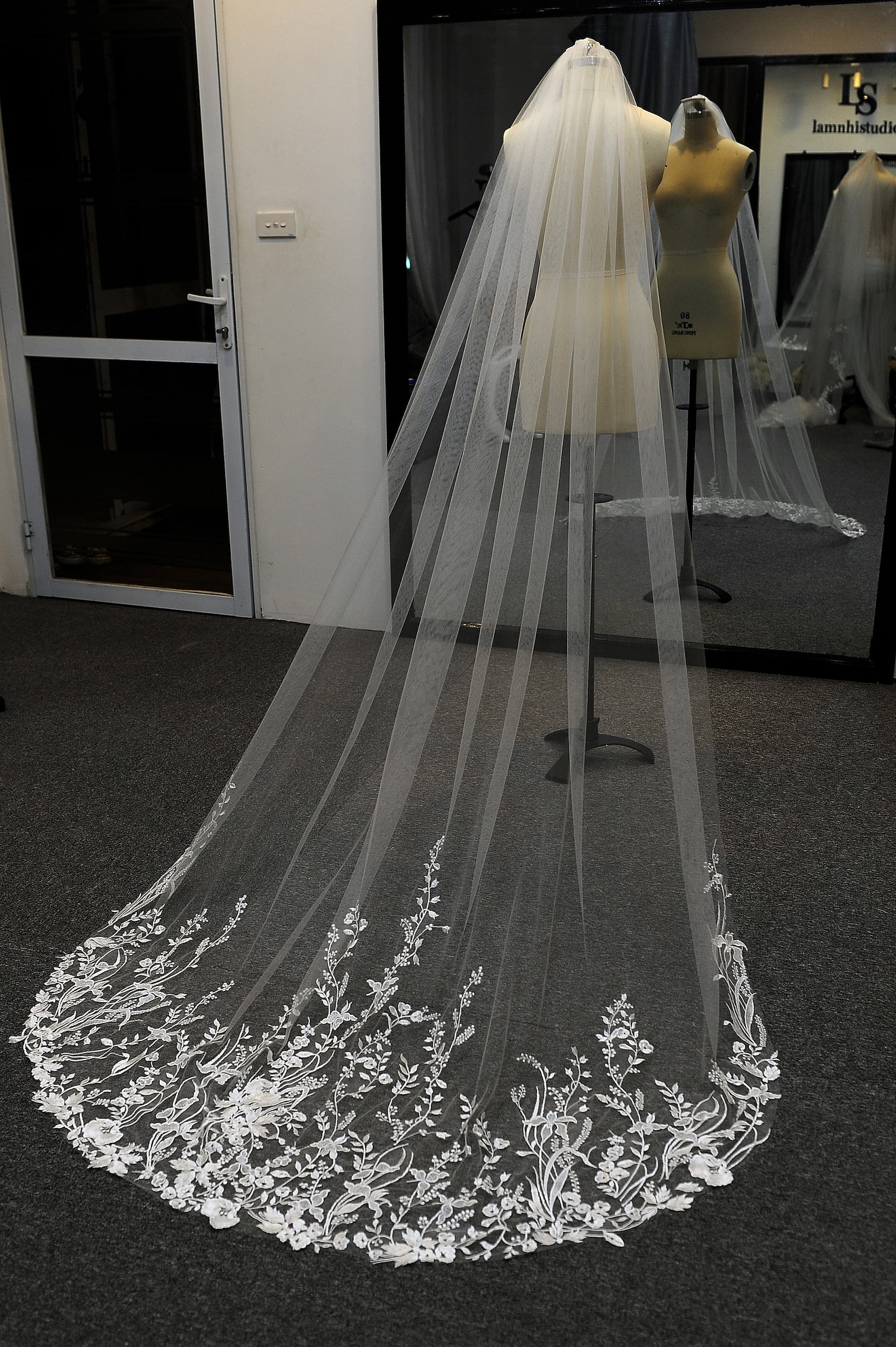 Ls94/leaf & Flower Lace Veil/ 1 Tier Veil/ Chapel Veil/ Etsy Australia