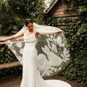 LS121/embroidery flower veil/1 tier veil/mantilla style/ bridal veil/ wedding veil/ custom veil