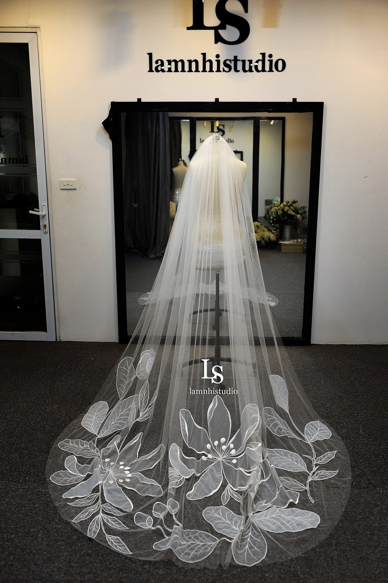 LS111/ Embroidery flower veil/1 tier veil/ bridal veil/ custom veil/ cathedral image 2