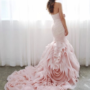 LS16/pinkie/ blush pink  mermaid wedding dress with ruffle rose skirt